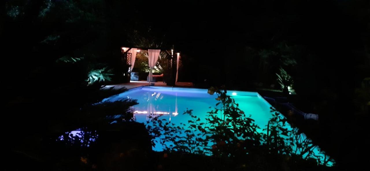 Villa Con Piscina Canale Monterano Bagian luar foto