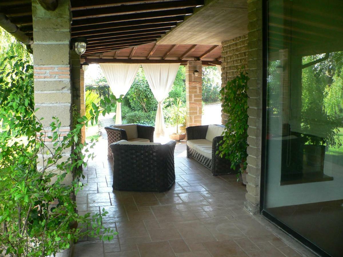 Villa Con Piscina Canale Monterano Bagian luar foto